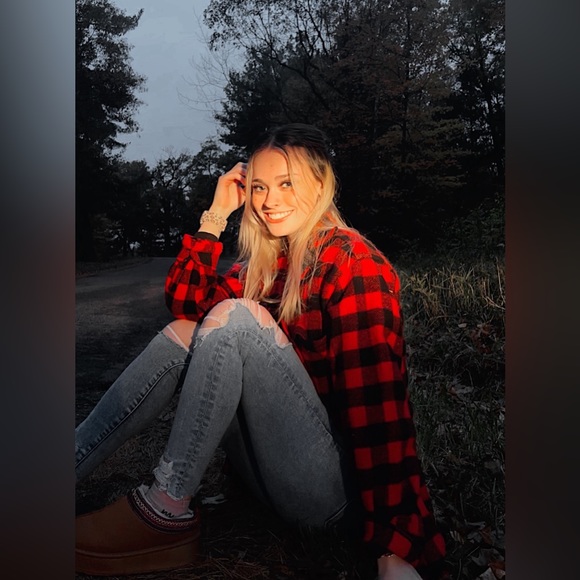 Meet your Posher, Morgan🩷 - Picture 3 of 6